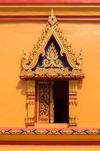Fenster eines alten Tempels in Thailand — Stockfoto