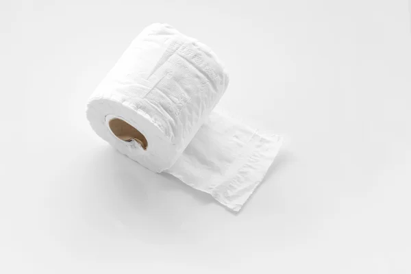 Eenvoudig toiletpapier op witte achtergrond — Stockfoto