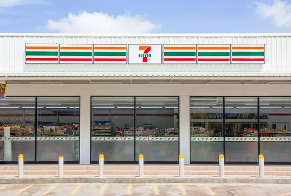 7-Eleven, магазин — стоковое фото