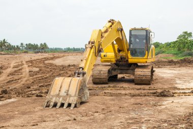 Ekskavatör taş ocağı sitesinde.