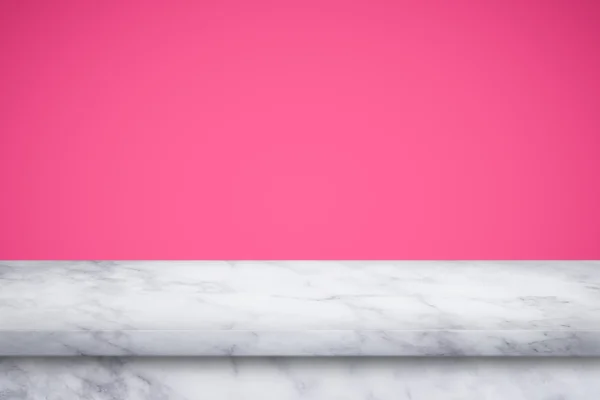 Parte superior vazia da mesa de mármore no fundo da parede gradiente rosa . — Fotografia de Stock