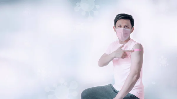 Asian Man Points Finger Pink Plaster Vaccination Hospital Prevent Corona — Stock fotografie