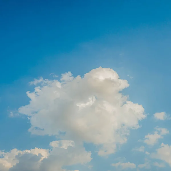Hermoso Cielo Azul Nubes Con Luz Natural Fondo — Foto de Stock