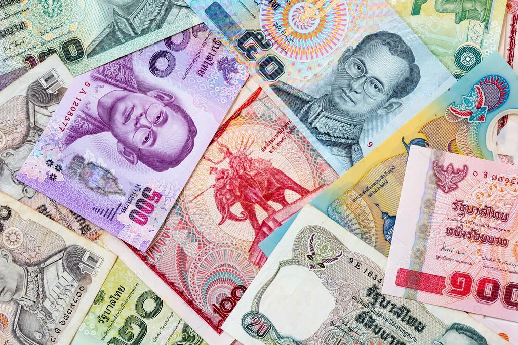 100 долларов в баты на пхукете. 100 долларов в баты на пхукете. бутафорские доллары. деньги тайланда новые. тройная памятная банкнота таиланда.