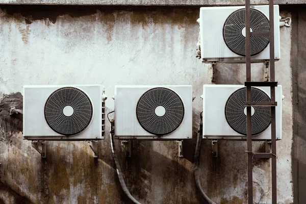 Compressor de ar condicionado — Fotografia de Stock