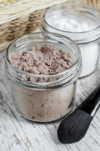 Homemade dry shampoo in a glass jar. Made of cocoa powder, cornstarch and essential oil. Diy cosmetics. — Stock Photo, Image