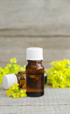 Doğal kozmetik (temel) aroma yağı küçük şişe