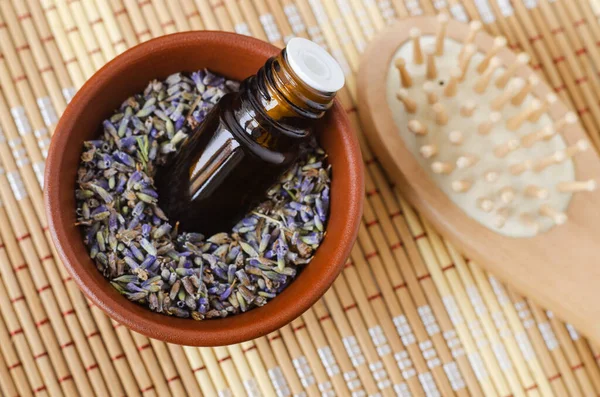 Flacone Con Olio Essenziale Lavanda Estratto Tintura Infuso Profumo Spazzola — Foto Stock