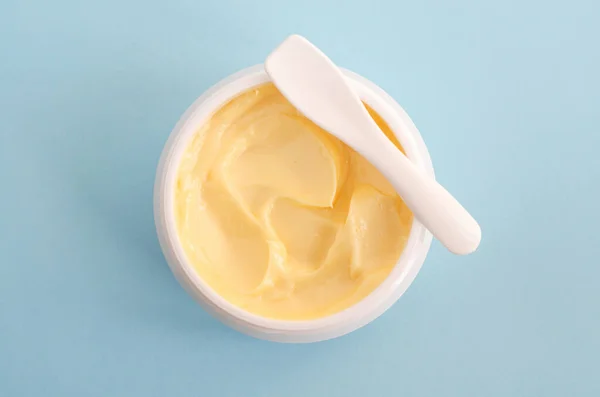 Geel Gezichtsmasker Bananengezichtscrème Karitéboter Haarmasker Body Butter Natuurlijke Huid Haarverzorging — Stockfoto