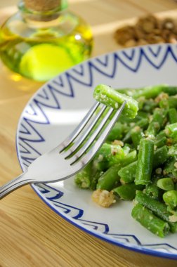 Kızarmış Yeşil çalı fasulyesi ile ceviz