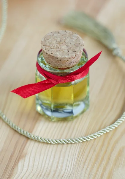 Kleine Flasche Kosmetiköl — Stockfoto