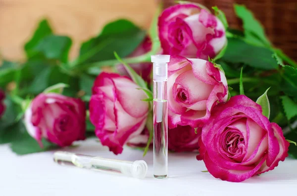 Aceite de rosa aromática (perfume natural ) — Foto de Stock