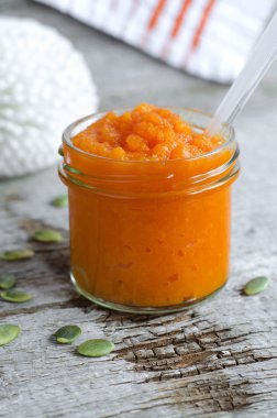 Ev yapımı kabak kozmetik maskesi