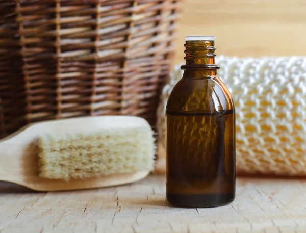 Small bottle of essential oil and toiletries — Stock Photo, Image