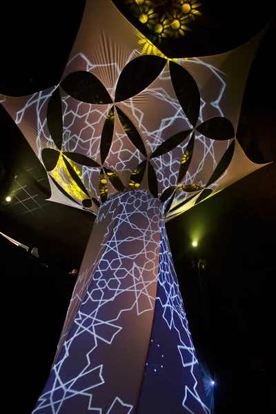 Palm tree Installation inside Qatar pavilion at Expo 2015 — Stock Photo, Image