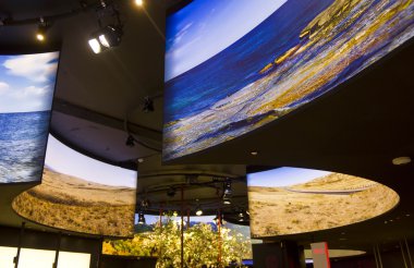 Kazakistan Pavyonu, Expo 2015 yılında Milan içinde yuvarlak ekran led 