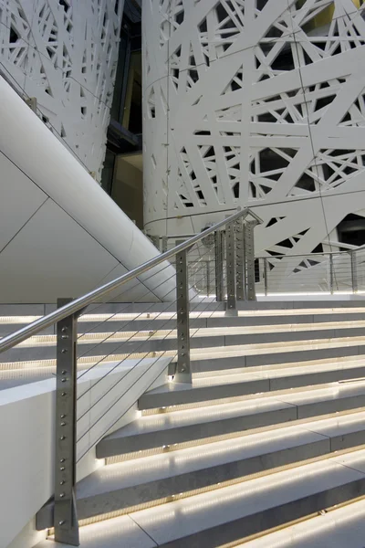 Architektonického pohledu osvětlené schodiště italský pavilon — Stock fotografie