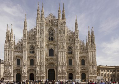 Duomo Katedrali Milano'da Piazza del Duomo Meydanı'nda 