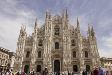  Duomo Katedrali Piazza del Duomo gün görünümü 