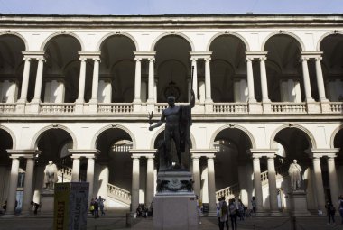 Accademia di Brera avlu 