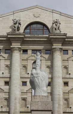L.O.V.E. İtalyan Maurizio Cattelan borsa binası önünde tarafından heykel 