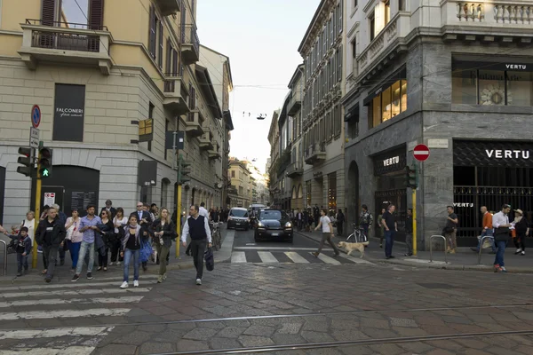 Улица Виа Монтенапа в Милане — стоковое фото