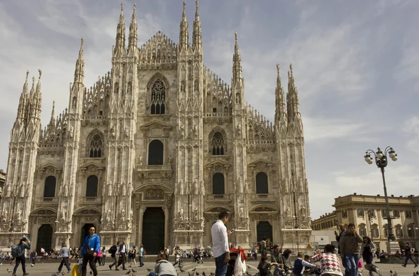 Day view of Duomo Cathedral in Piazza del Duomo square — Stock Photo, Image