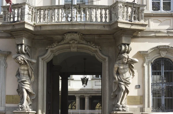 Bejárat a Palazzo Arese Litta Milánóban — Stock Fotó