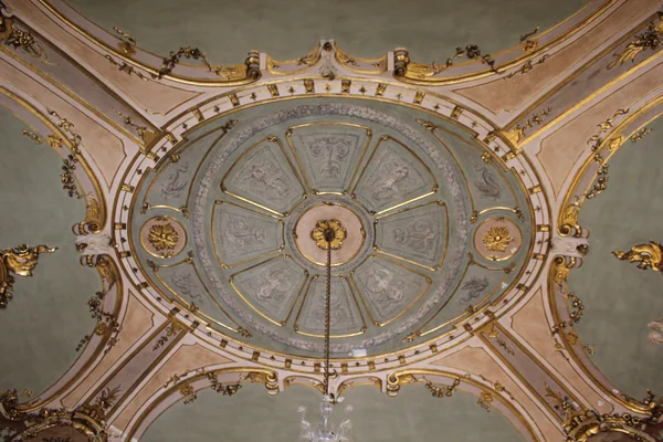 Majestueux plafond du palais litta milanais, gros plan — Photo