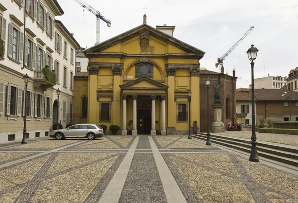 Vista externa da igreja de Santa Maria Podone em Milão — Fotografia de Stock