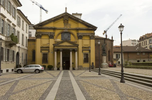 在米兰圣玛丽亚 Podone 教堂外部视图 — 图库照片