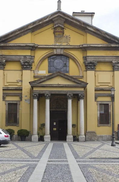 建筑的圣玛丽亚 Podone 教堂关闭 — 图库照片
