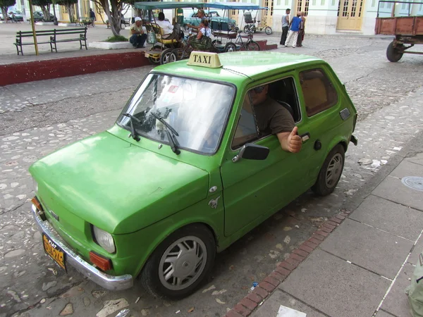 Old fashioned green cuban taxi — Stock Photo, Image