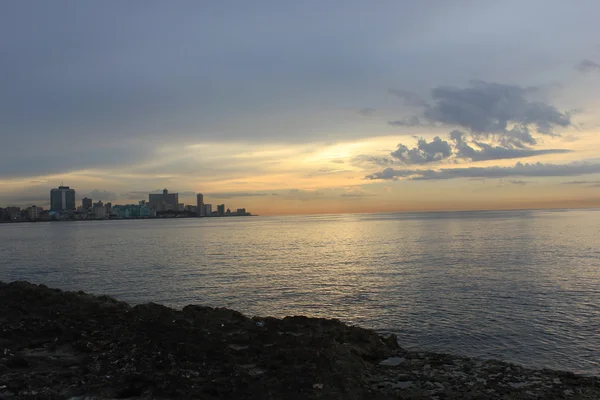 Havana Malecon bei Sonnenuntergang — Stockfoto
