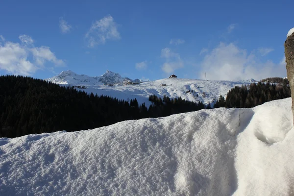 Giorno soleggiato in stagione invernale — Foto Stock