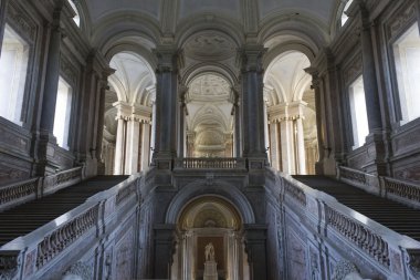 Onur Grand merdiven, Caserta Kraliyet Sarayı