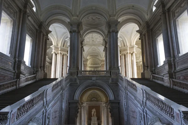 A Grande Escadaria de Caserta Palácio Real — Fotografia de Stock