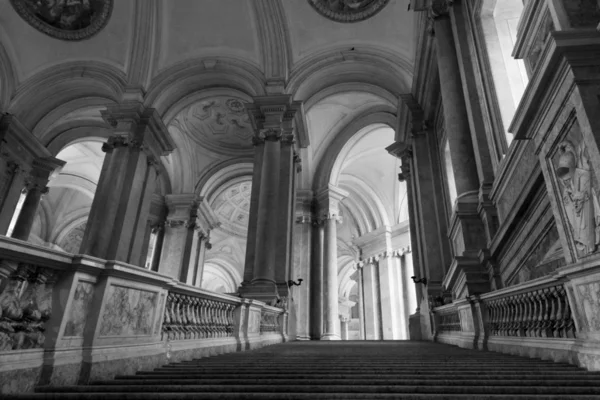 De EER Grand trap van Caserta Koninklijk Paleis — Stockfoto