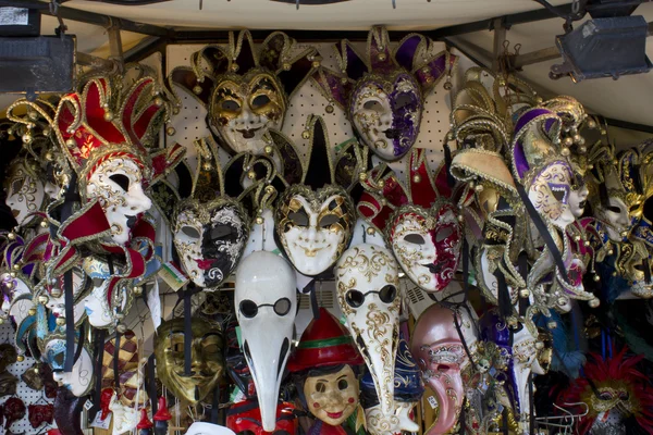 Typisk venetiansk karneval masker — Stockfoto