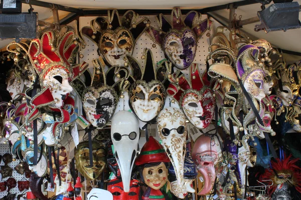 Máscaras típicas de carnaval veneziano — Fotografia de Stock