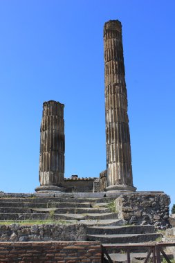 Pompei'da colonnade kalıntıları