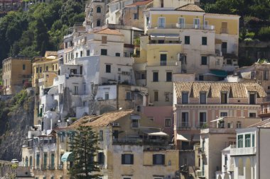 Amalfi, evler ve binanın mimari detay