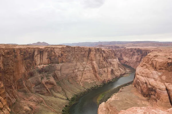 Colorado River door rotsen — Stockfoto
