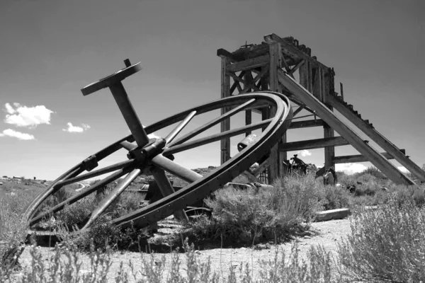 Iron Wheel in a Gost town — Stock Photo, Image