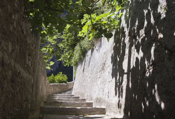 Vfdelle ferriere path in Amalfi, stairs detail — стоковое фото