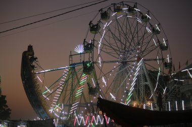 Pushkar günbatımında adil