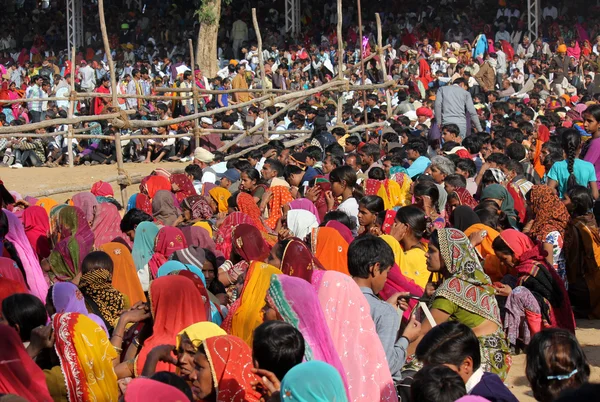 Menigte van mensen op Pushkar fair, India — Stockfoto
