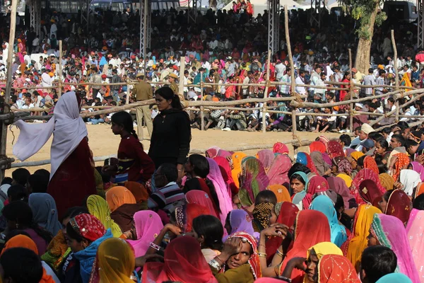 Kalabalık insan Pushkar Fuarı, Hindistan — Stok fotoğraf