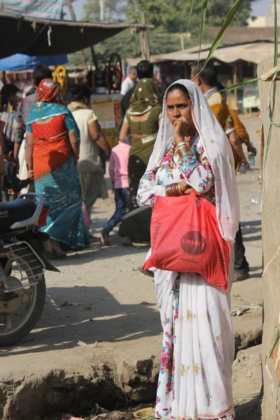 Indisk kvinna i Pushkar mässan — Stockfoto