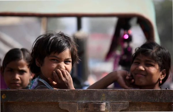 Enfants dans un camion à Pushkar — Photo